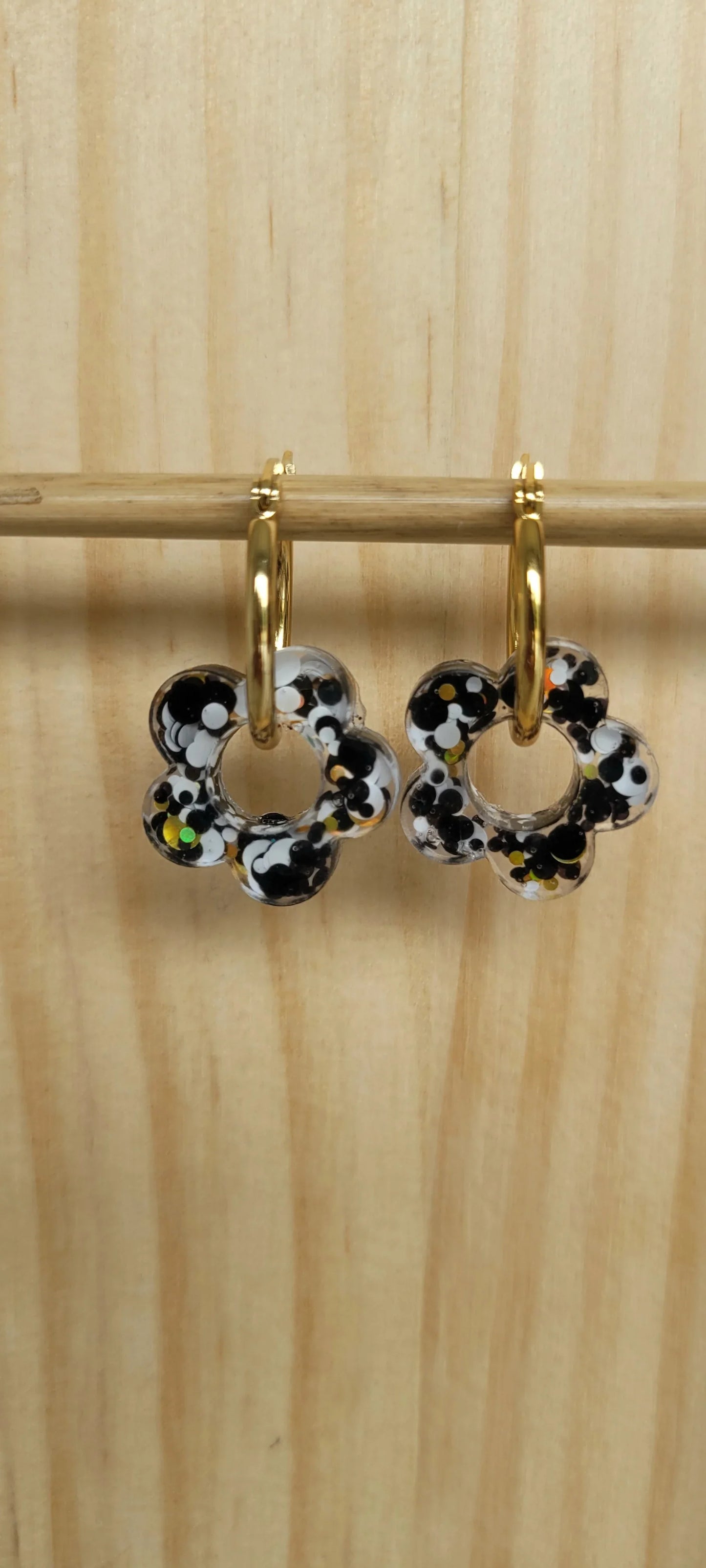 Boucles en résine | Fleurs Noir & Blanc - L'Atelier de MyMy