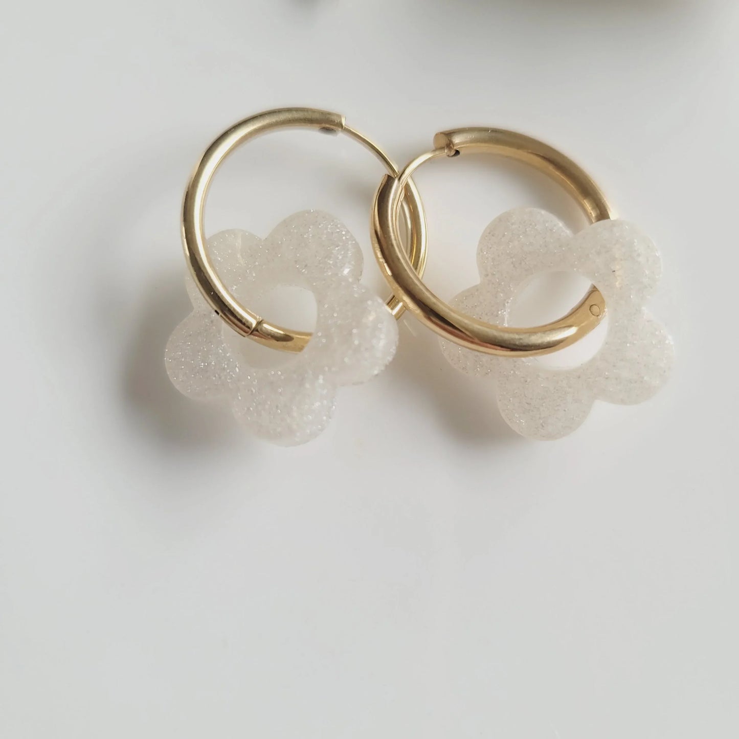 Boucles en résine | Fleurs Nacrées Blanc - L'Atelier de MyMy