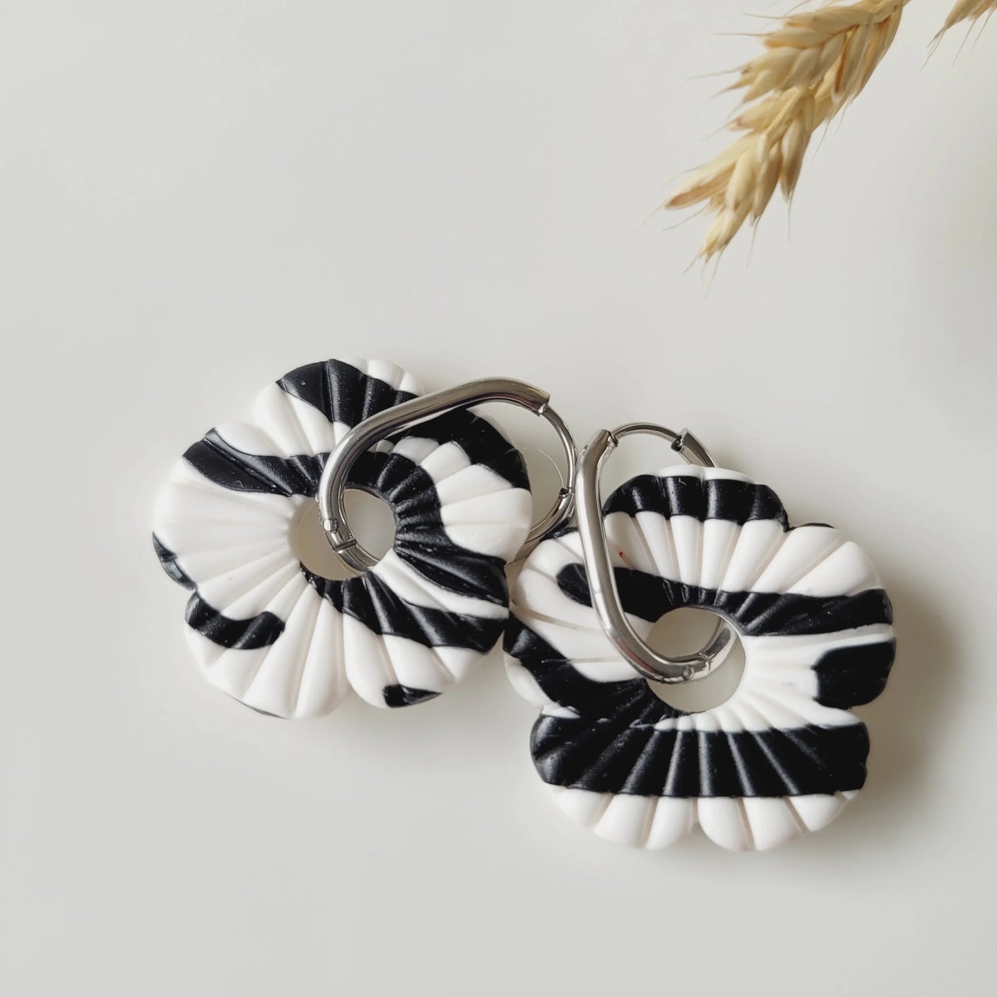 Boucles Argile Polymère | FloWer Zèbre - L'Atelier de MyMy