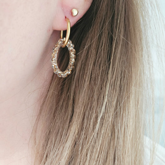 Boucles d'oreilles créoles Lumina Or avec pendentif ovale pailleté doré