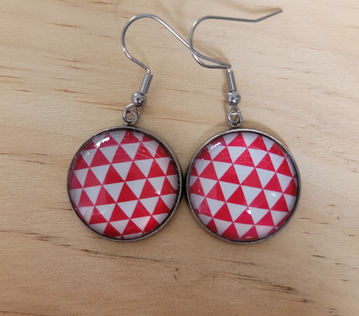 Boucles fantaisie acier | Triangles Rouges