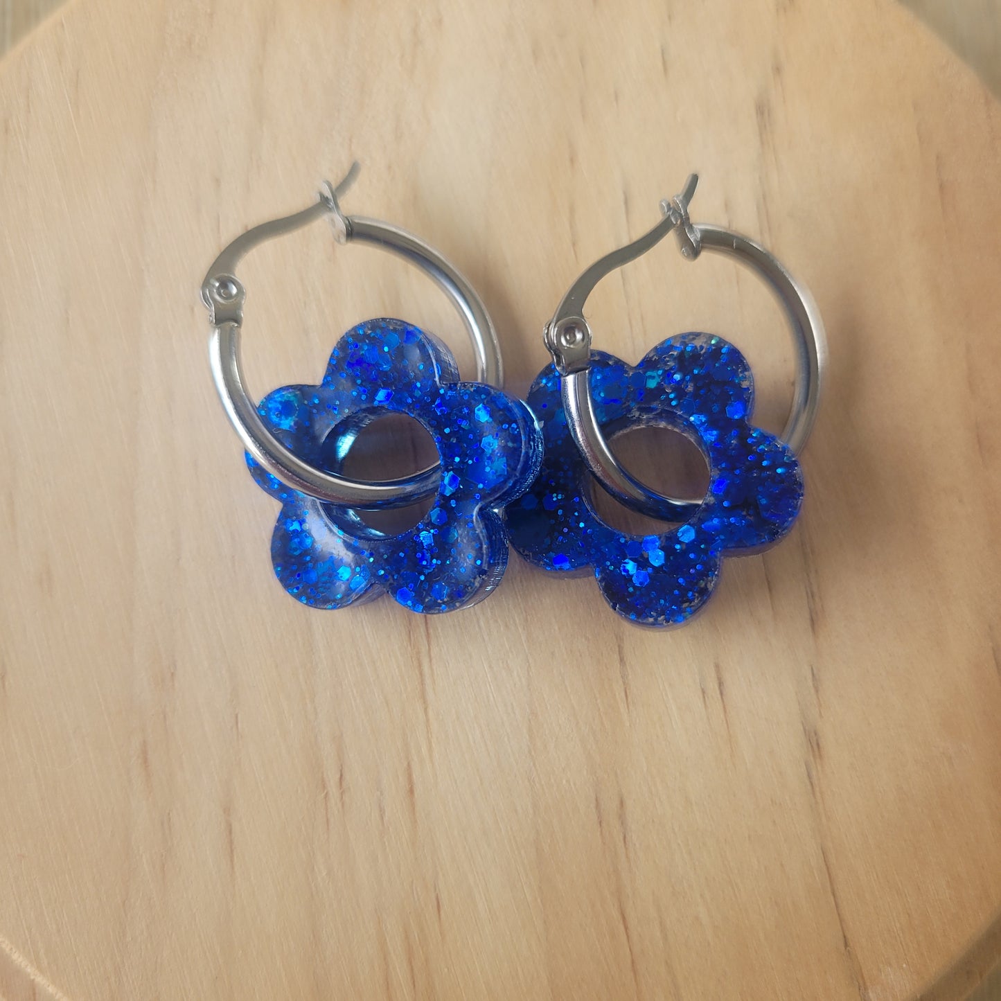 .Boucles en résine | Fleurs Bleu Roi Pailleté