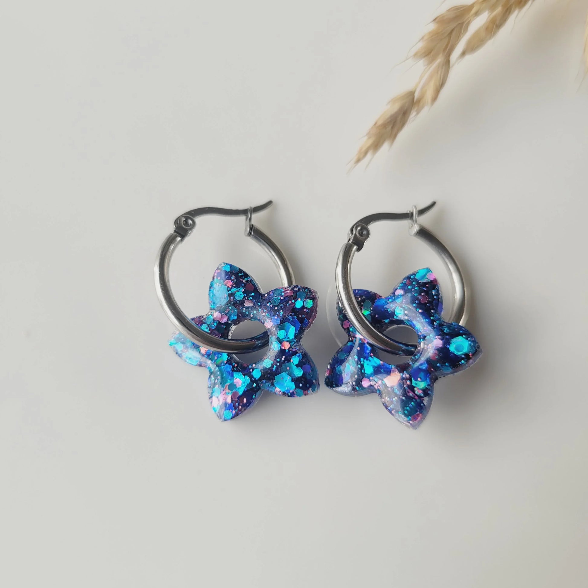 Boucles en résine | Fleurs de Tiaré Bleu - L'Atelier de MyMy