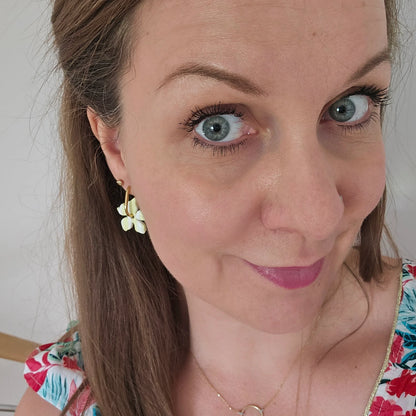 Boucles argile polymère | Fleurs de Tahiti Blanc et Jaune