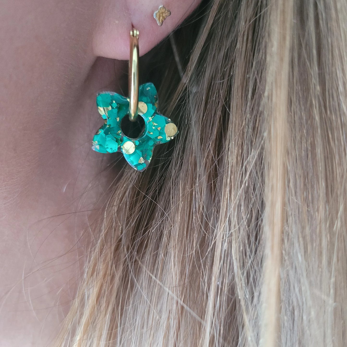 Boucles en résine | Fleurs de Tiaré Vert & Or - L'Atelier de MyMy