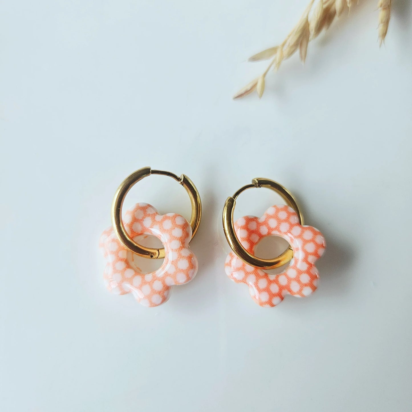 Boucles argile polymère | Pampilles Floréa orange et blanc