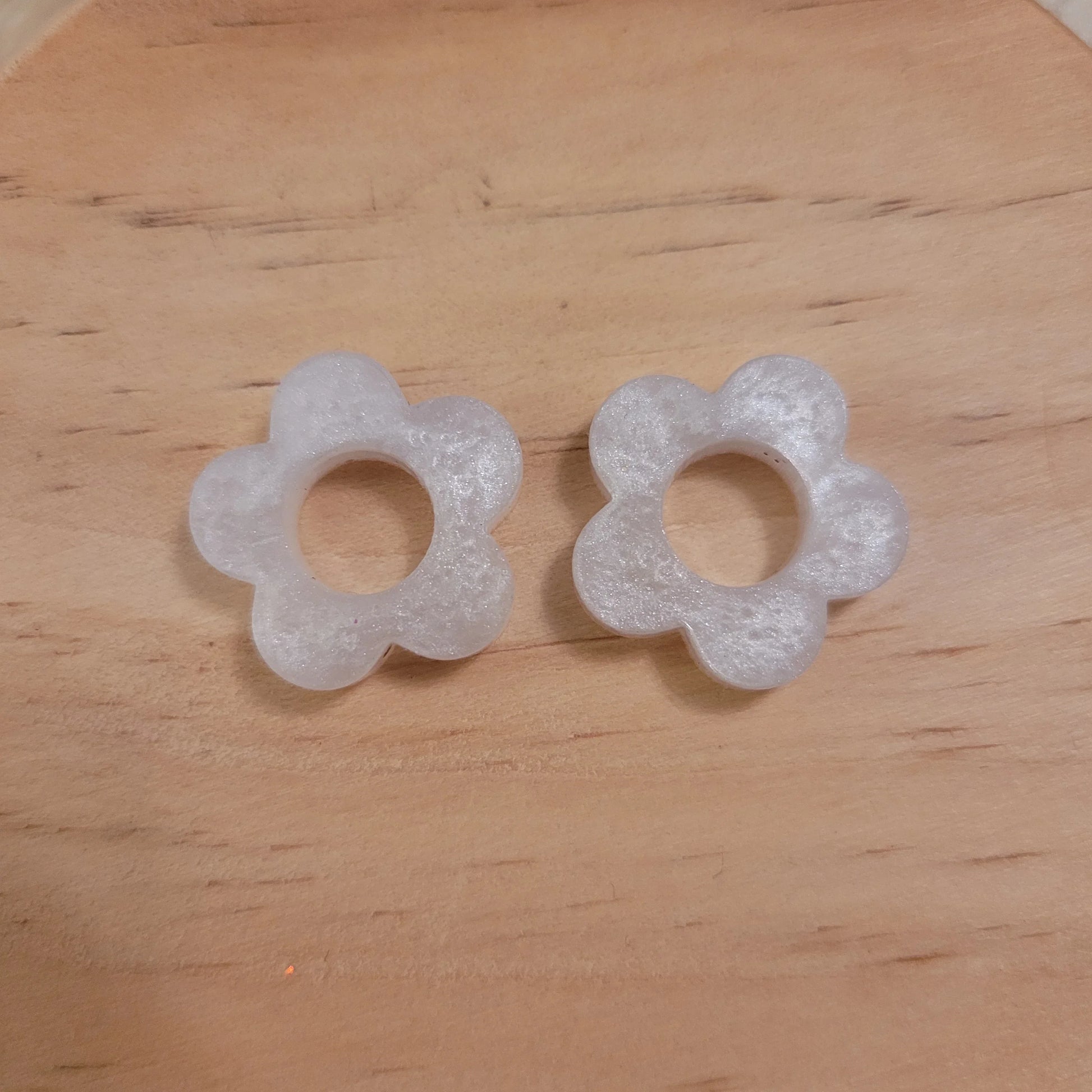 Boucles en résine | Fleurs interchangeables sans attaches ~ Au choix ~ - L'Atelier de MyMy