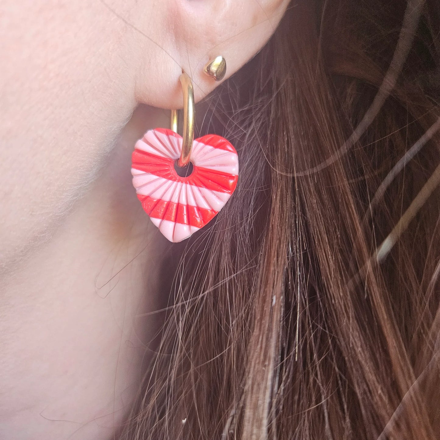 Boucles argile polymère | Cœur sculpté rouge et rose