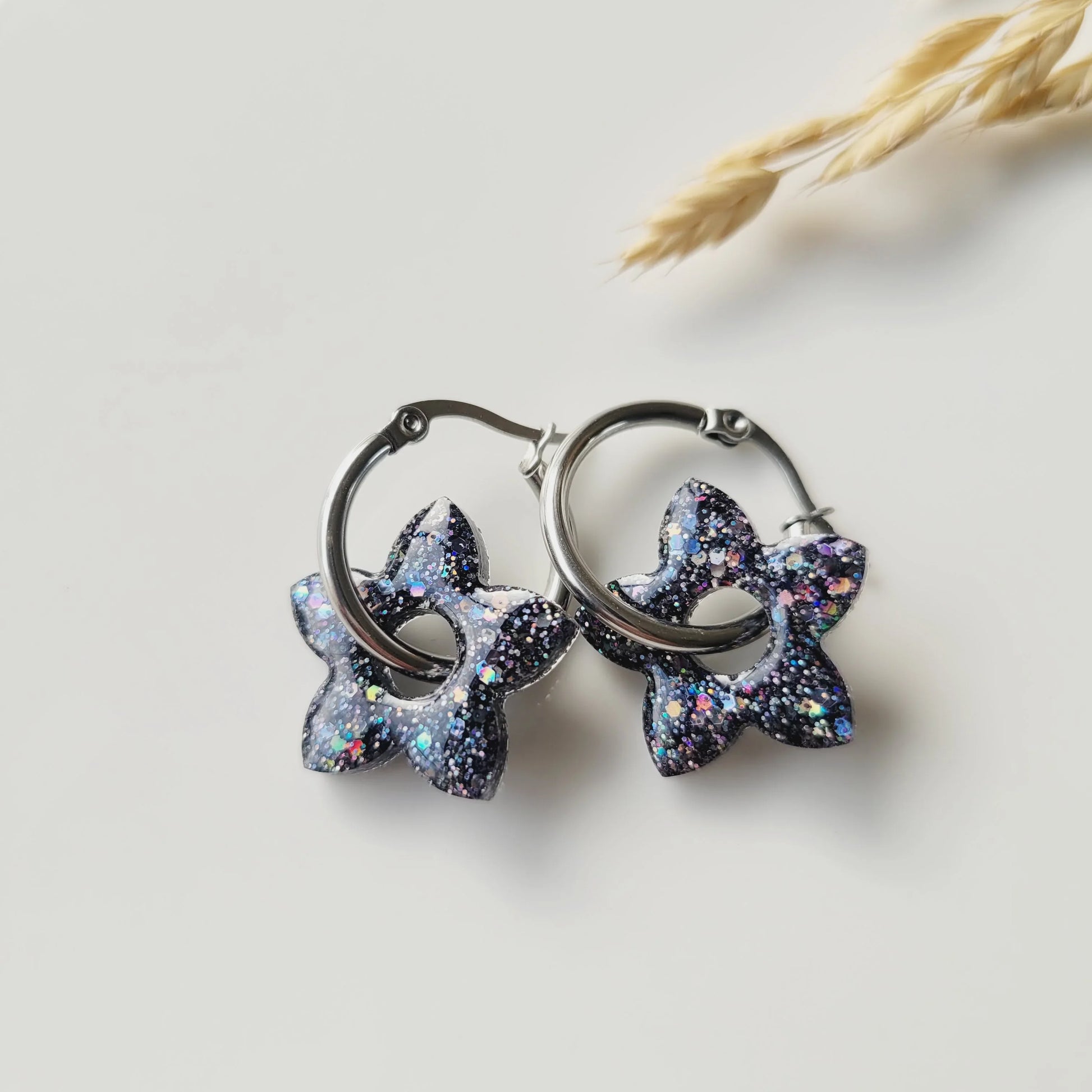 Boucles en résine | Fleurs de Tiaré Métallisées - L'Atelier de MyMy