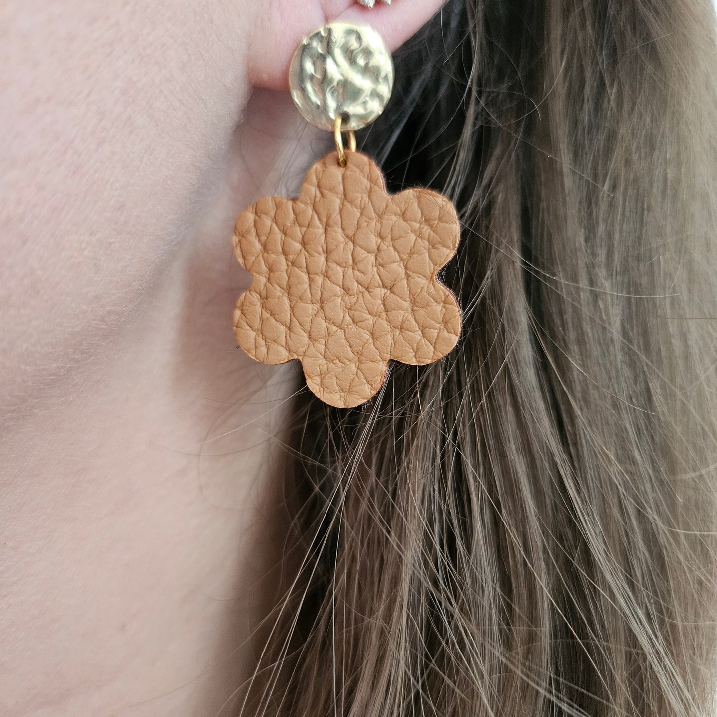 Boucles en Cuir | Fleurs Marron