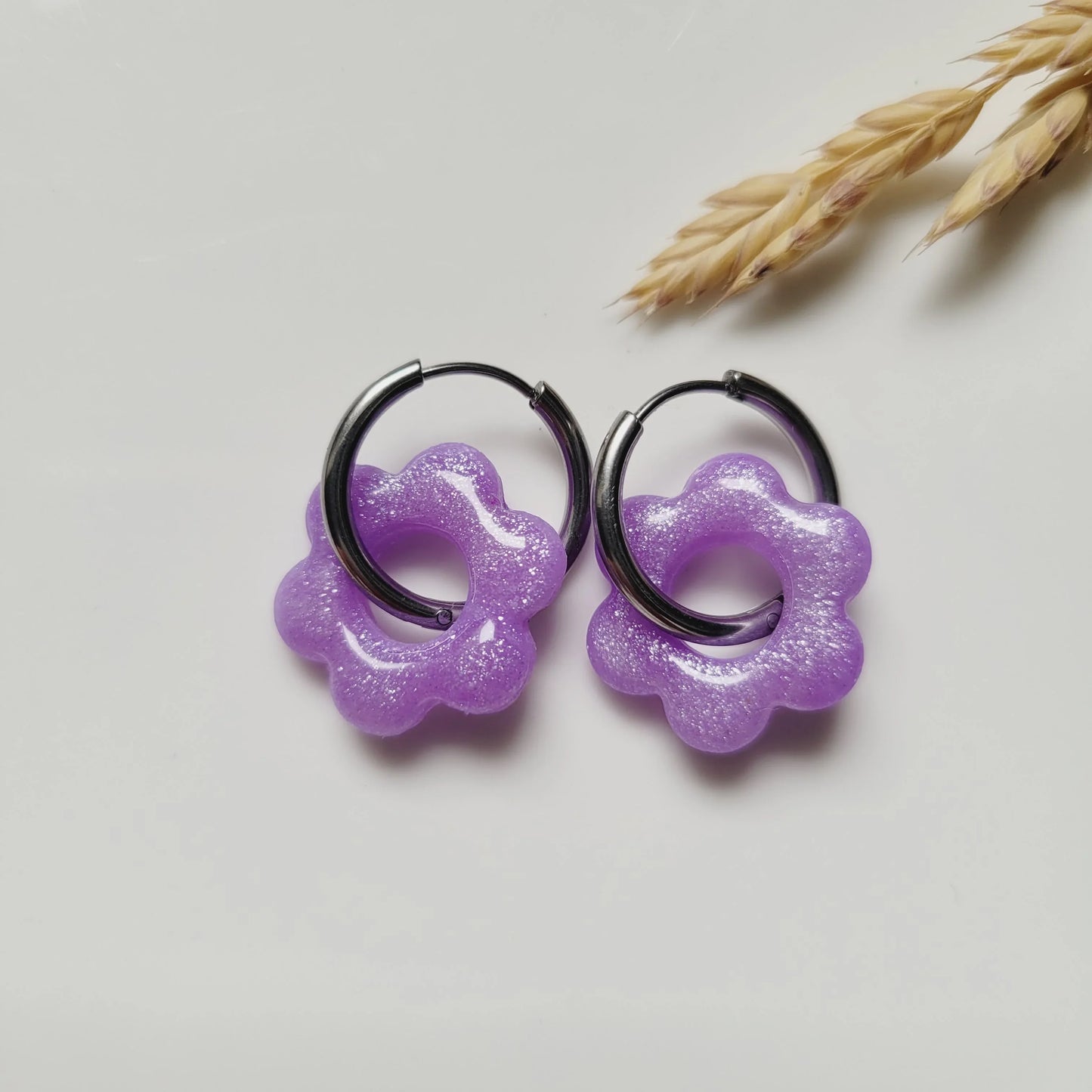 Boucles argile polymère | Pampilles Floréa violet pailleté - L'Atelier de MyMy