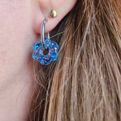 Boucles en résine | Mini Fleurs Turquoise et Violet