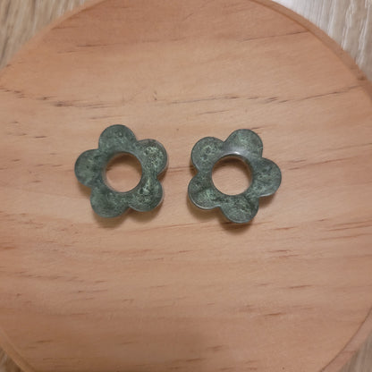 Boucles en résine  | Fleurs interchangeables sans attaches  ~ Au choix ~