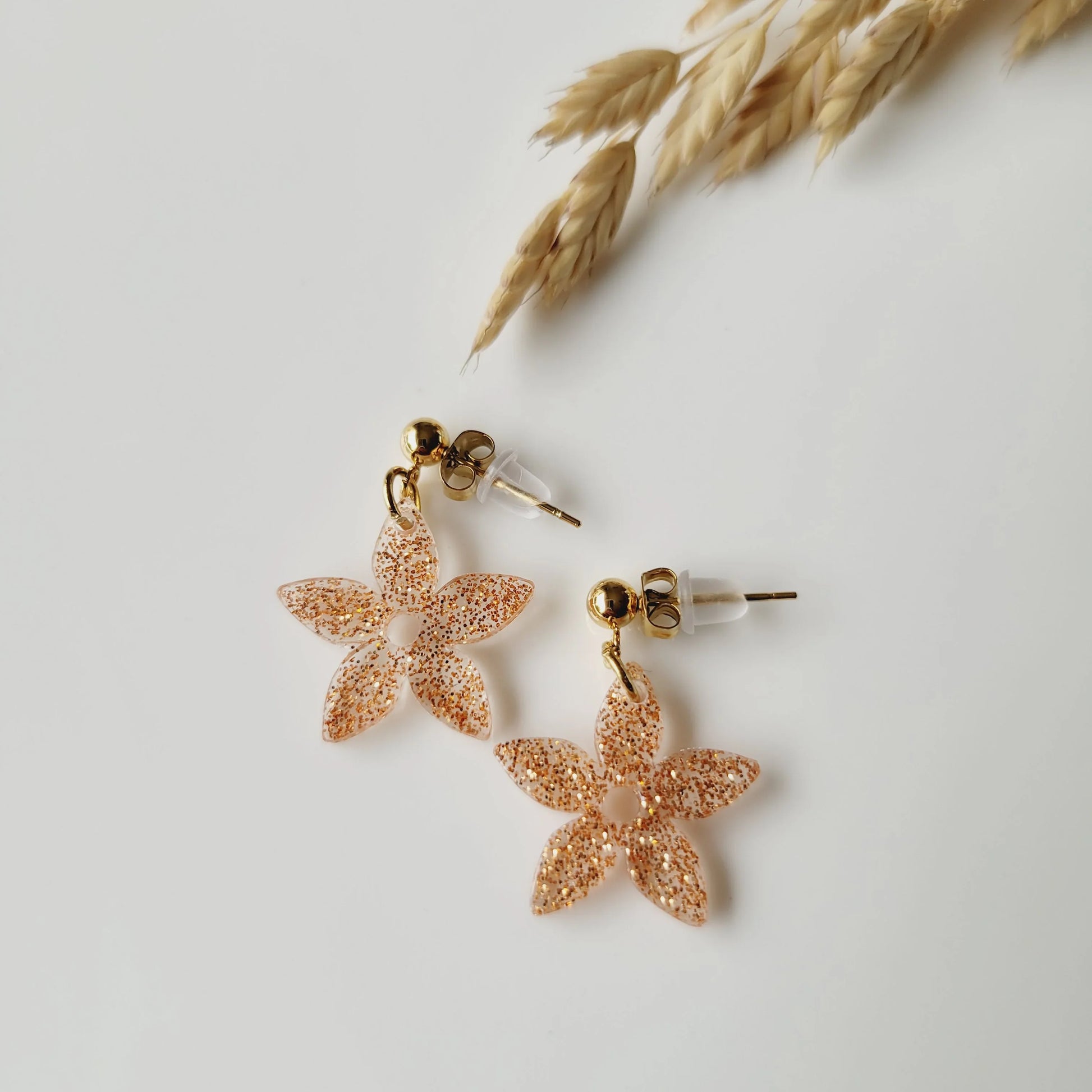 Boucles en résine | Fleurs de Jasmin Abricot - L'Atelier de MyMy