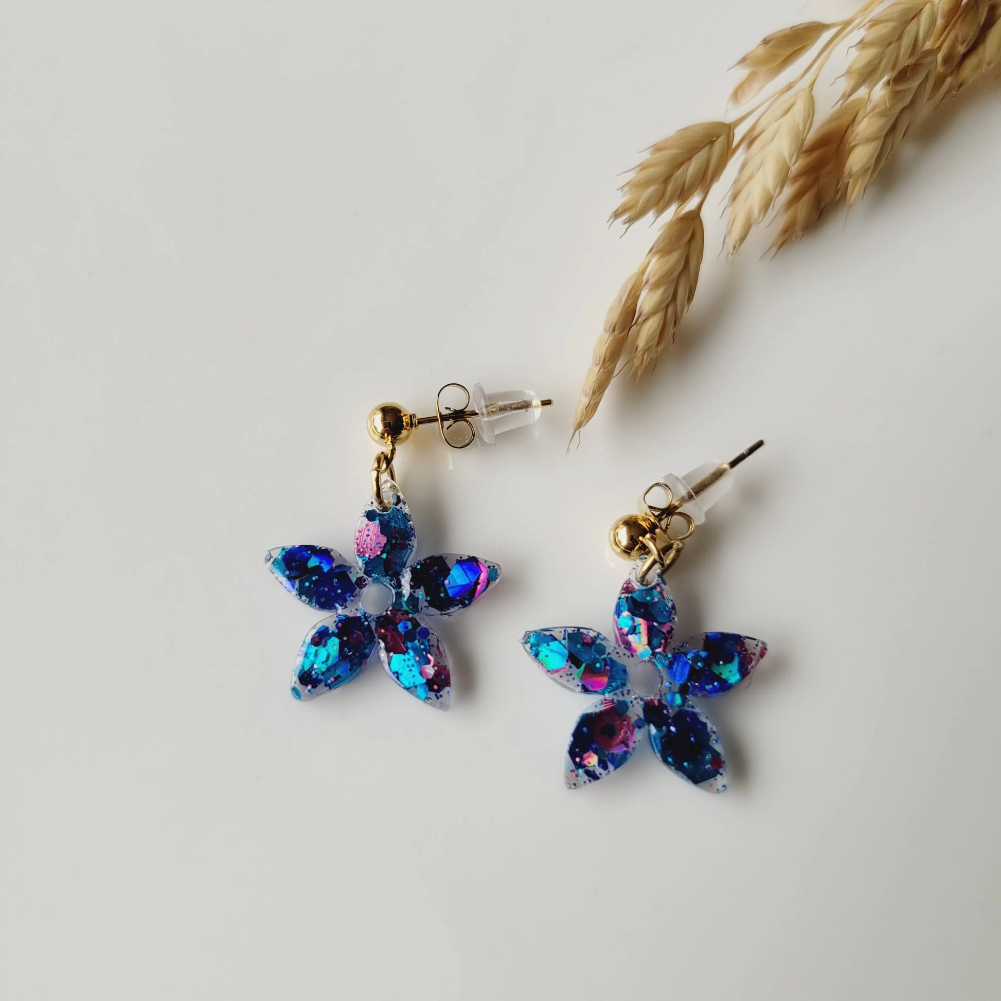 Boucles en résine | Fleurs de Jasmin Bleu Turquoise et Rose - L'Atelier de MyMy