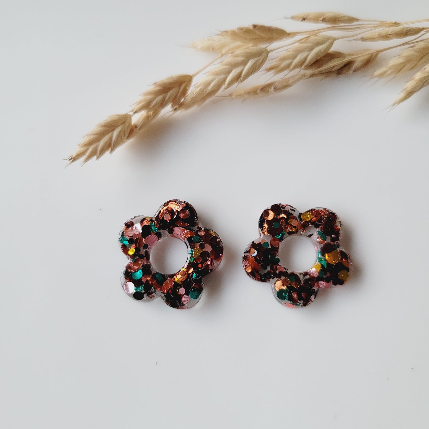 Resin earrings | Interchangeable flowers without clasps ~ Your choice ~