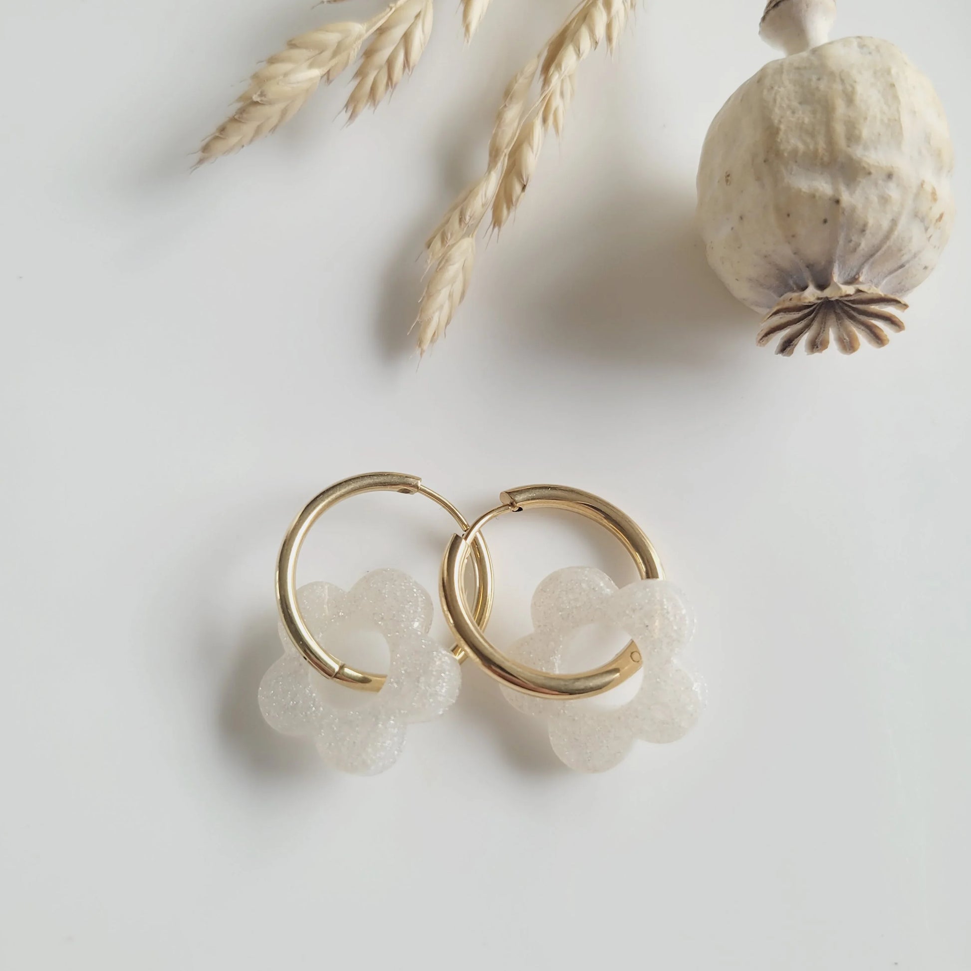 Boucles en résine | Fleurs Nacrées Blanc - L'Atelier de MyMy
