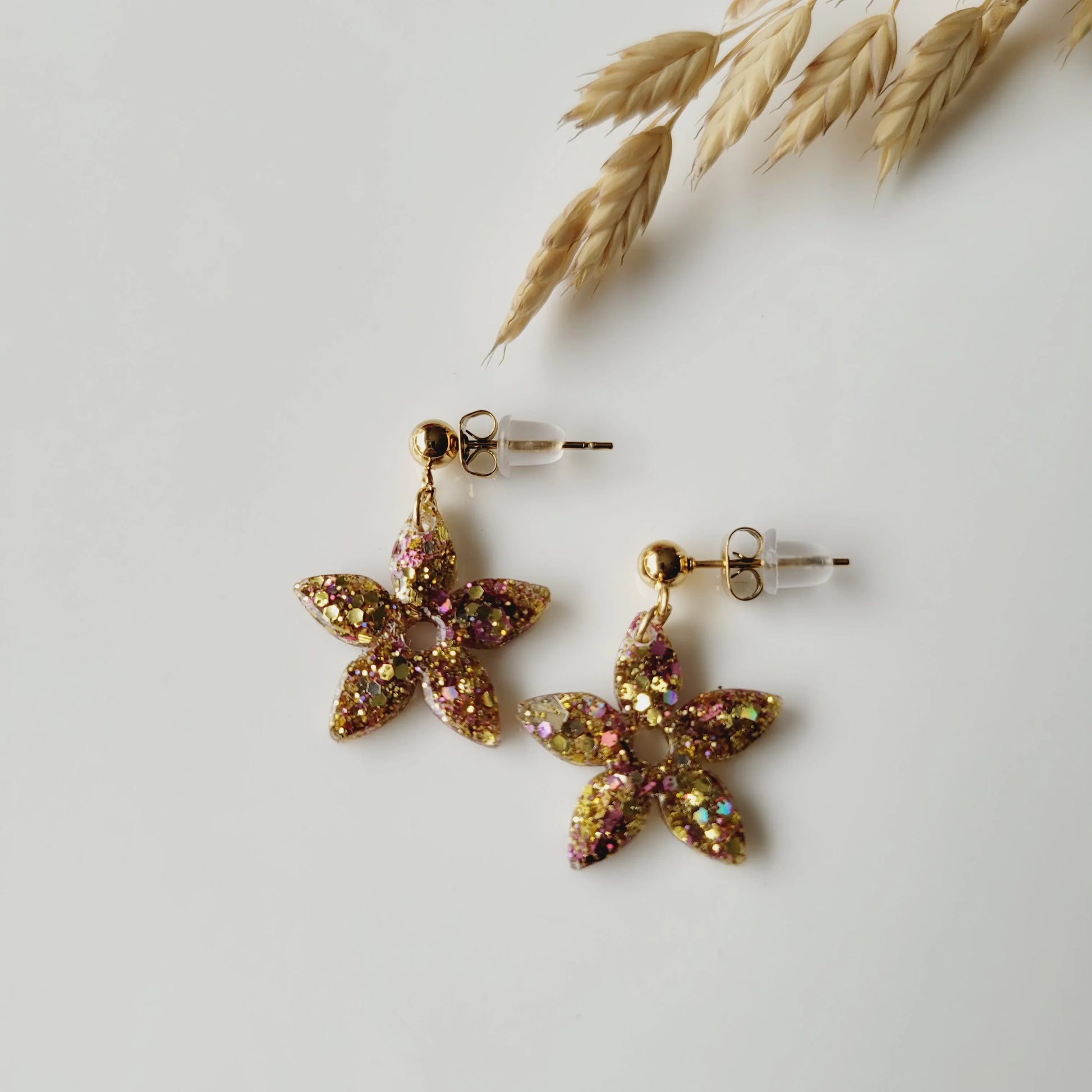 Boucles en résine | Fleurs de Jasmin Rose et Or - L'Atelier de MyMy