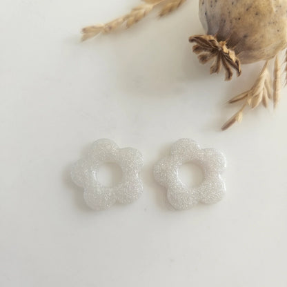 Resin Earrings | White Pearl Flowers